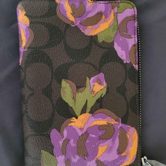 BNWT COACH WRISTLET - Picture 1 of 5